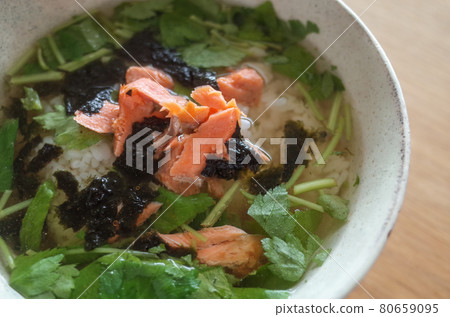 三文魚糙米茶 80659095