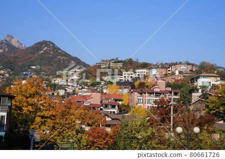 Townscape of Pyeongchang-dong, Seoul 80661726