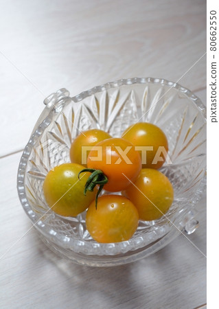 收穫的迷你番茄 80662550