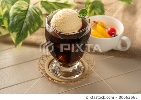 Ice float and fruit bavarois 80662663