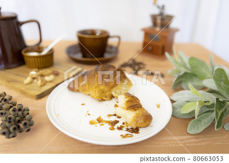 羊角麵包和咖啡時間 羊角麵包和咖啡時間 80663053