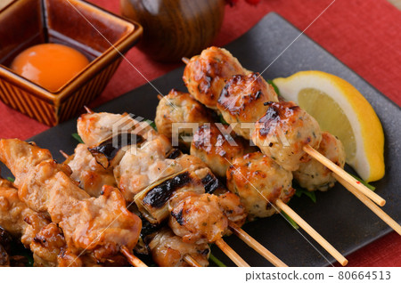 Yakitori, yakitori, yakitori, yakitori, assorted 5 kinds, izakaya image. 80664513