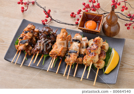 烤雞肉串,烤雞肉串,烤雞肉串,烤雞肉串,什錦 5 種,居酒屋形象。 烤雞肉串,烤雞肉串,烤雞肉串,烤雞肉串,什錦 5 種,居酒屋形象。 80664540