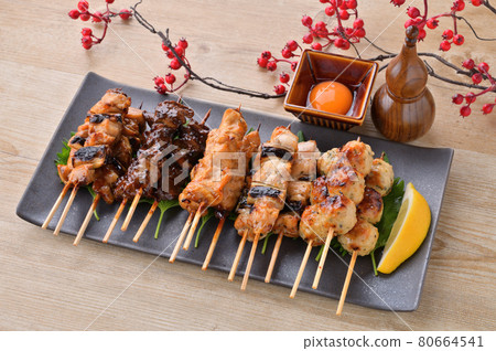 Yakitori, yakitori, yakitori, yakitori, assorted 5 kinds, izakaya image. 80664541