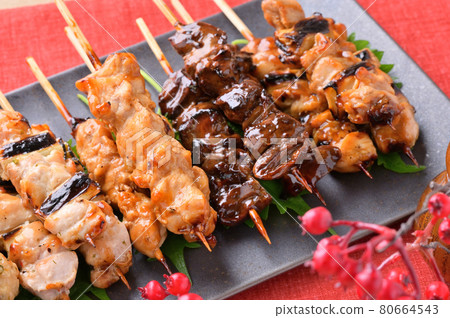 Yakitori, yakitori, yakitori, yakitori, assorted 5 kinds, izakaya image. 80664543