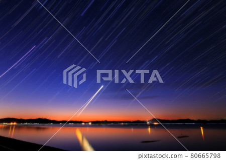 瀨戶內晨光天空中冉冉升起的星辰軌跡 80665798