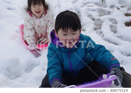 Snow play brother and sister Nakayoshi Snow Time 80675524