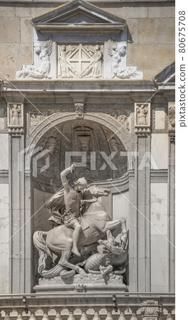 Sculpture at the Palace of the Generalitat (Palau de la Generalitat) 80675708