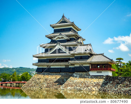 Matsumoto Castle and fine weather Matsumoto Castle and fine weather 80677490