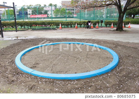 公園沙箱 80685075