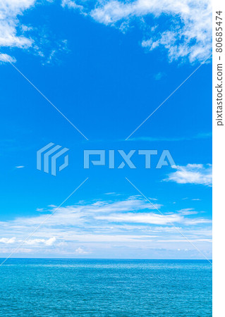 Image of the sea and summer sky [Niigata Prefecture] 80685474
