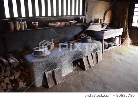Kamado old-fashioned kitchen 80685786