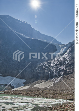 Cabel Pond Jasper 加拿大艾伯塔省 80686265