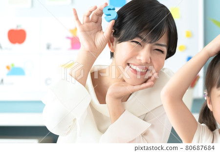 Children's English conversation class 80687684