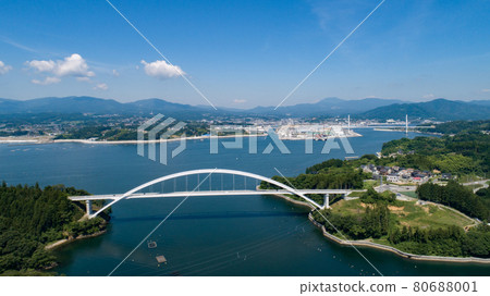 《Miyagi Prefecture》 Kesennuma Oshima Ohashi and Kesennuma Bay 80688001