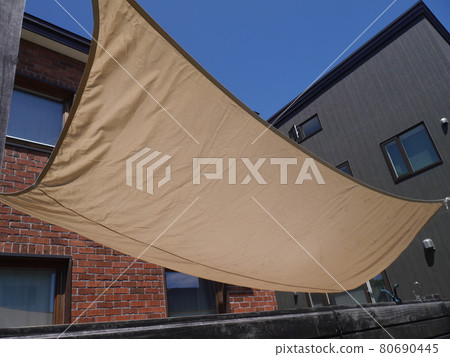 Tarp installed on the terrace (up) Tarp installed on the terrace (up) 80690445