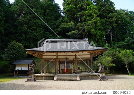 Yatagarasu Shrine in summer, an old shrine that appears in Shoku Nihongi 80694023