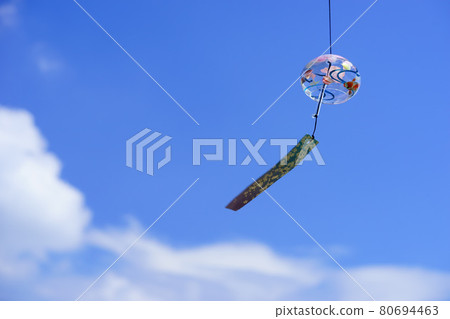 Wind chimes swaying coolly 80694463
