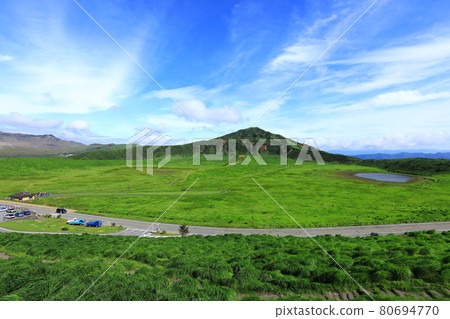 初夏草千里濱 80694770