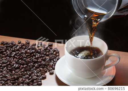 Coffee hot coffee pour Coffee hot coffee pour 80696215