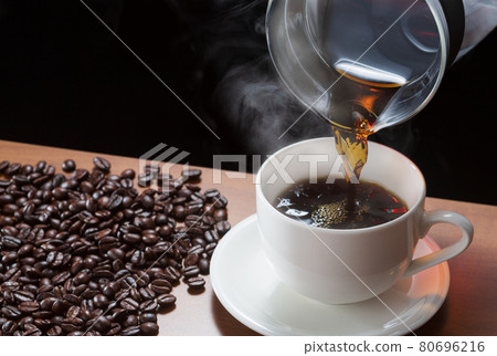 Coffee hot coffee pour Coffee hot coffee pour 80696216