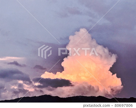 仲夏天空雲層 80697806