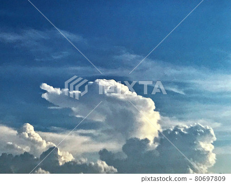 仲夏天空雲層 80697809