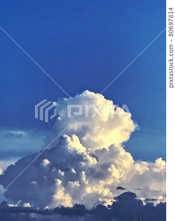 仲夏天空雲層 仲夏天空雲層 80697814