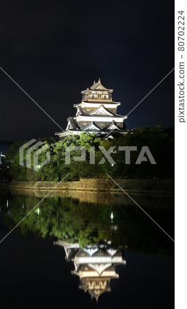 japan hiroshima hiroshima castle historical building traditional building night view japan hiroshima hiroshima castle historical building traditional building night view 80702224
