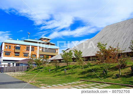 [Kagawa] Autumn Naoshima Naoshima Hall and Naoshima Town Office 80702708