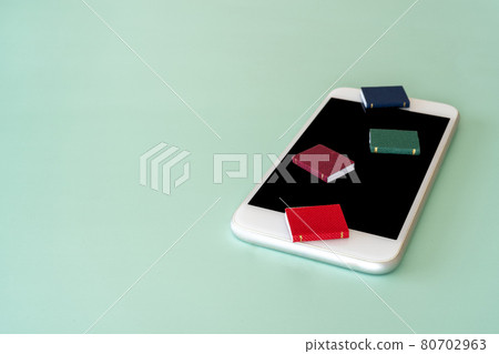 Ebooks | Book toys and smartphones 80702963