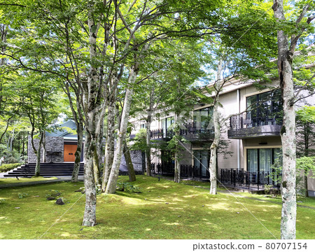 Courtyard chapel 80707154