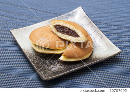 銅鑼燒 日式糕點 烘焙糕點 日式糕點圖片素材 80707695