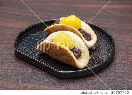 銅鑼燒栗子銅鑼燒日式甜點烘焙甜點日式甜點形像素材 80707700