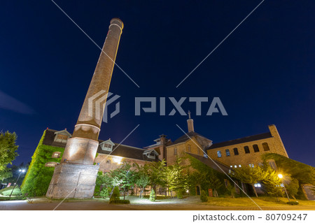 從煙囪廣場看札幌啤酒博物館夜景 從煙囪廣場看札幌啤酒博物館夜景 80709247