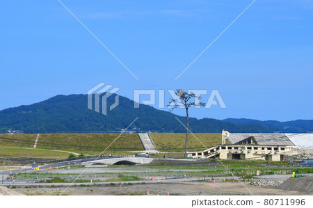 Rikuzentakata City, Iwate Prefecture Seawall, earthquake remains Youth hostel and symbol of reconstruction Miracle Pine Rikuzentakata City, Iwate Prefecture Seawall, earthquake remains Youth hostel and symbol of reconstruction Miracle Pine 80711996