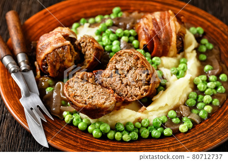 english meatballs, faggots with potatoes and peas english meatballs, faggots with potatoes and peas 80712737