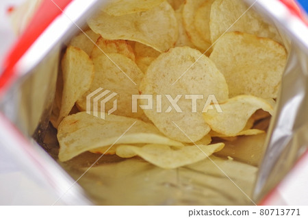 Crisps  80713771