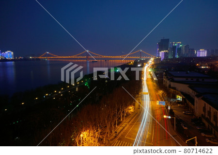 中國武漢市的夜景 中國武漢市的夜景 80714622