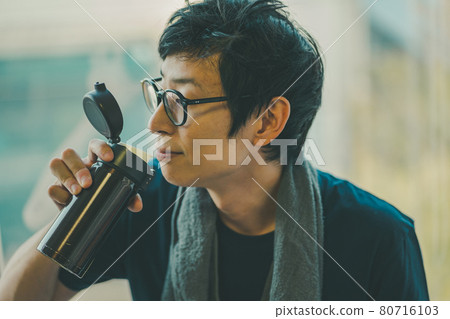 Water bottle and workers 80716103