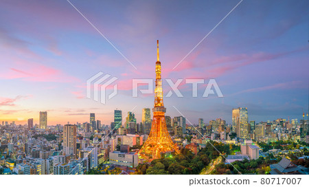 Panorama view of Tokyo city skyline and Tokyo Tower building in Japan 80717007