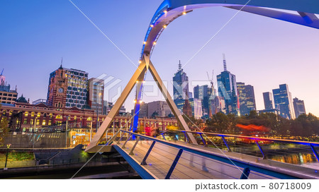 Melbourne city skyline at twilight in Australia 80718009