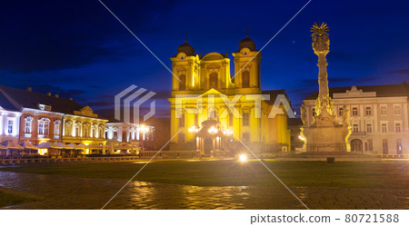 Unirii Square with Catholic Dome and Trinity Column at night 80721588