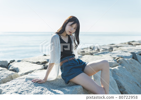 Summer sea woman 80722958