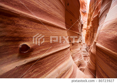 Slot canyon 80723927