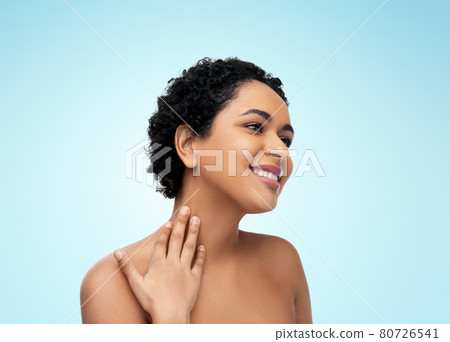 portrait of young african american woman 80726541