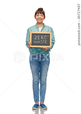 asian woman holds chalkboard with zero waste words 80727487