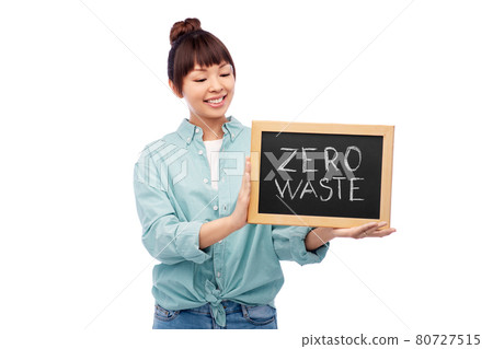 asian woman holds chalkboard with zero waste words 80727515