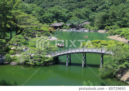 特別景點“栗林園”從飛天峰看南園南湖（前圓月橋，後圓月亭） 80729691
