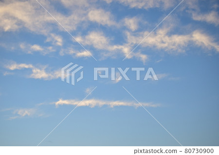 晨霞染成茜草 晨霞染成茜草 80730900